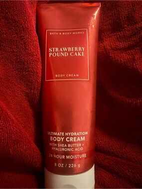 Bath & Body Works Strawberry Pound Cake Body Cream - Red